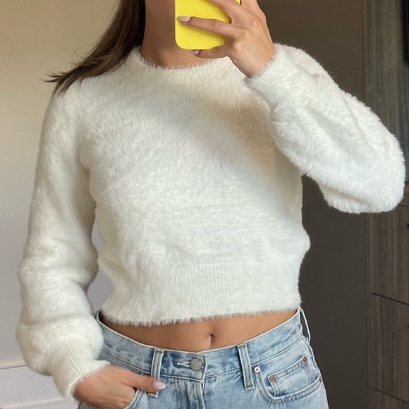 Aritzia furry sweater - Picture 5 of 6